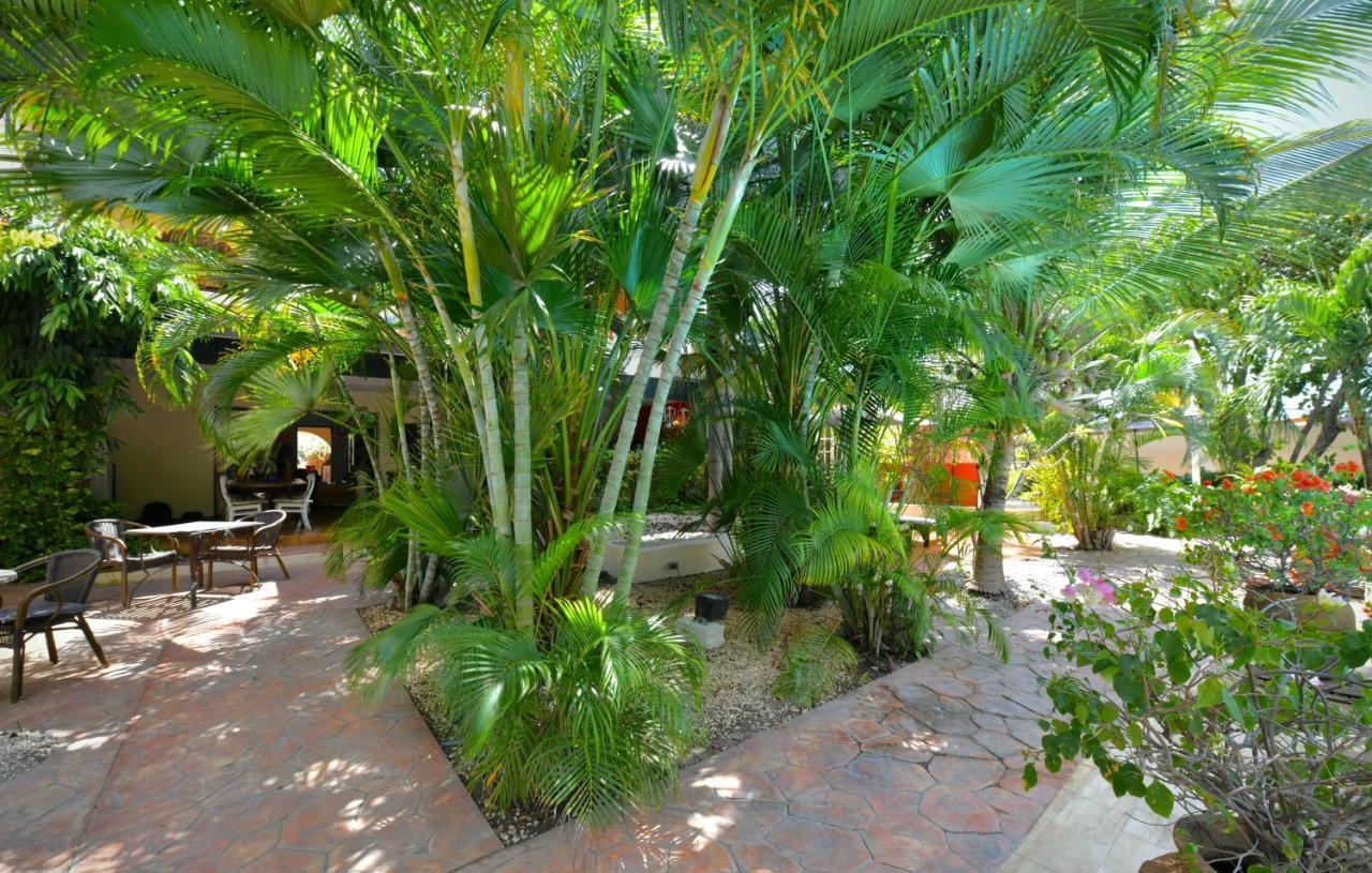 Wonders Boutique Hotel Oranjestad Esterno foto