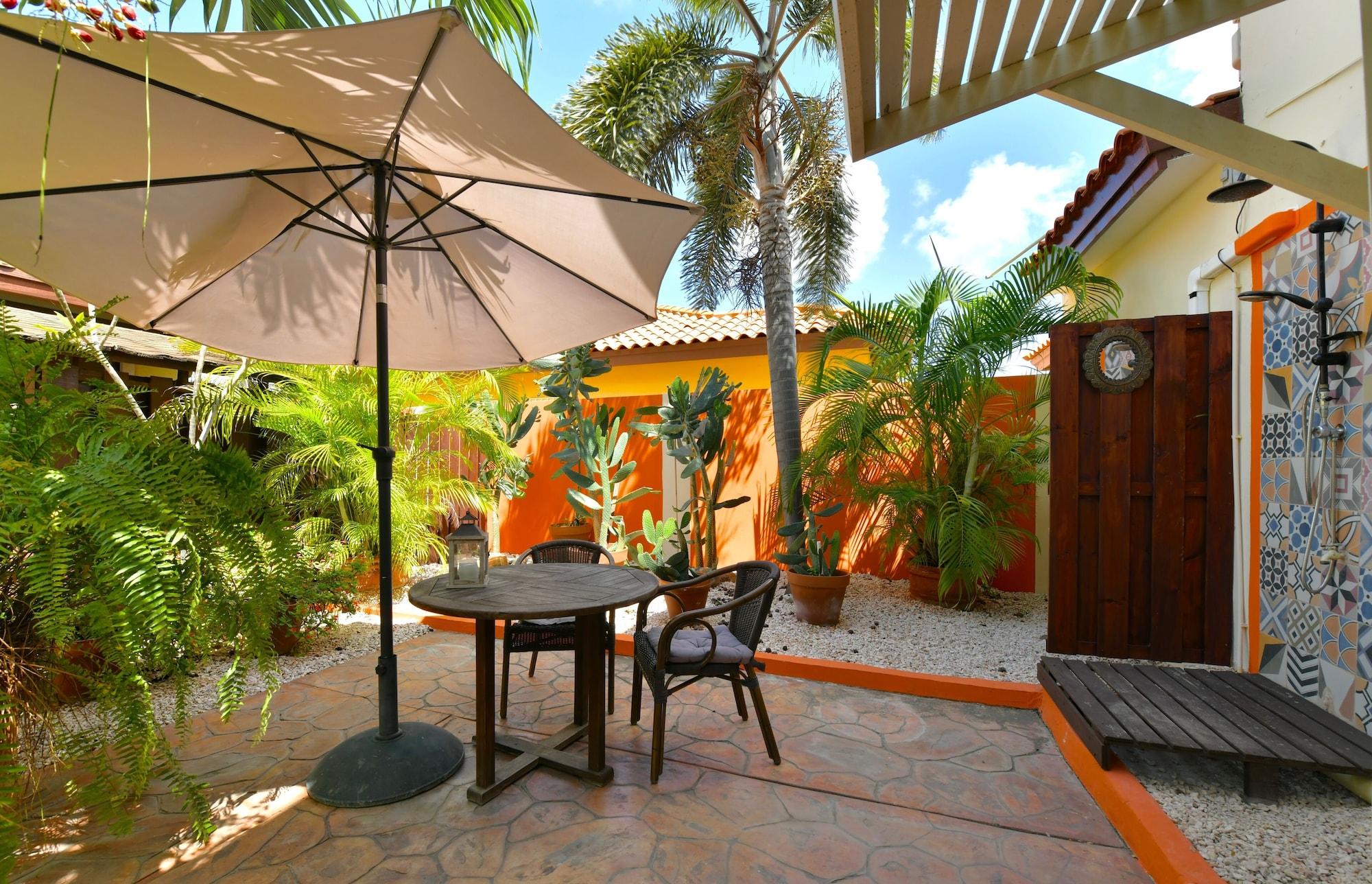 Wonders Boutique Hotel Oranjestad Esterno foto